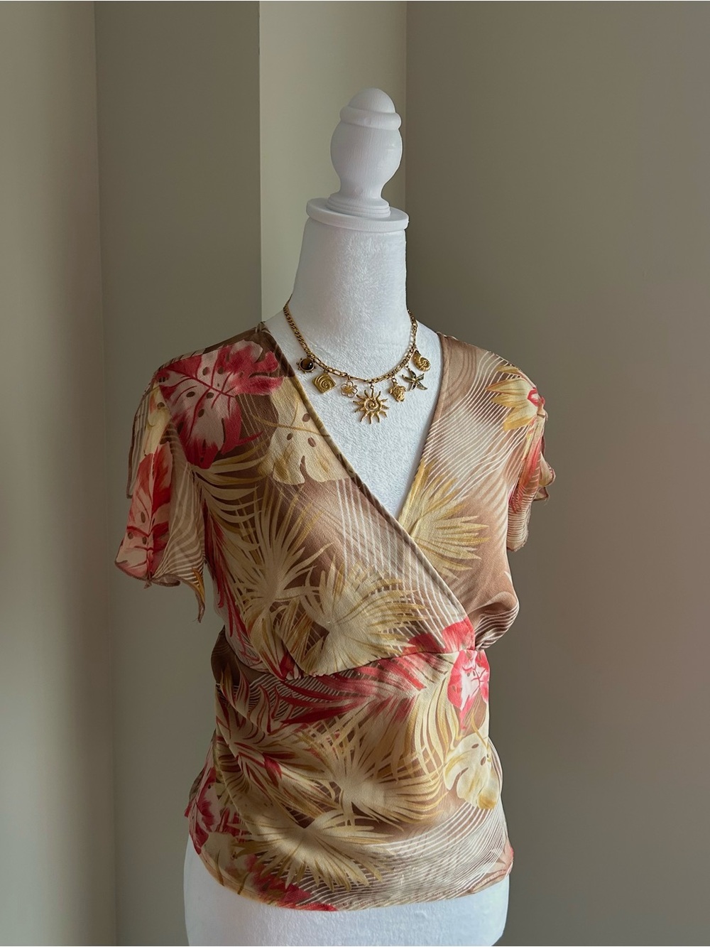 2000's Silk Neutral Floral V Neck Short Sleeve Top
